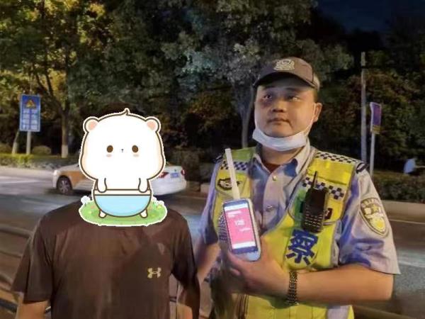 老司机醉驾被查:“我很清醒,我开了45年车,没出过事!” 老司机醉驾被查:“我很清醒,我开了45年车,没出过事!”