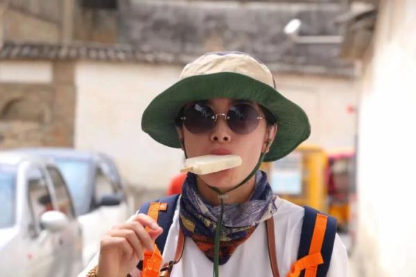 高温红色预警！地表近50℃，杭州这3个95后女孩，美得让人心疼！