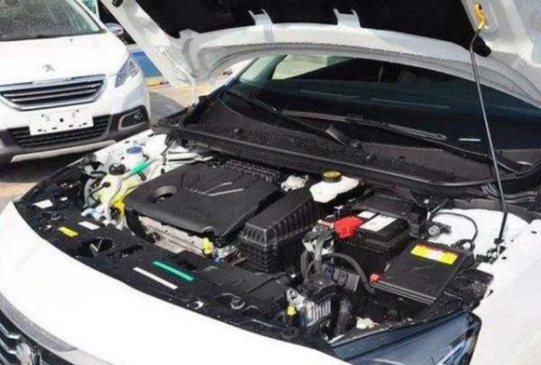 车辆自燃跟夏季高温有关?这5个自燃原因告诉你答案! 车辆自燃跟夏季高温有关?这5个自燃原因告诉你答案!