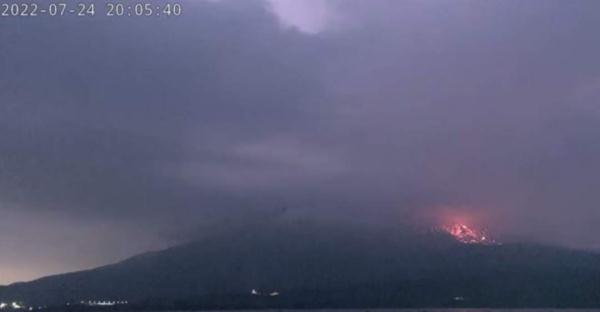 日本樱岛火山喷发,警戒级别升至最高级 日本樱岛火山喷发,警戒级别升至最高级