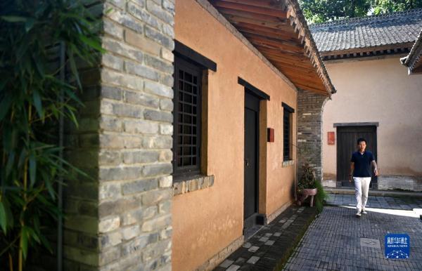 废弃村庄变身现代“桃花源” 百年古寨重绘山乡“诗与画”