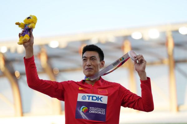俄勒冈田径世锦赛|加拿大、美国分获男女4X100米接力冠军 朱亚明男子三级跳远摘铜