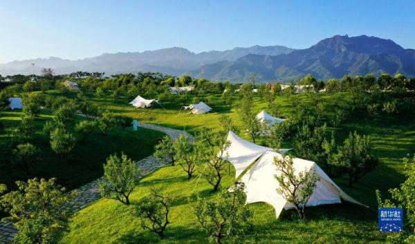 废弃村庄变身现代“桃花源” 百年古寨重绘山乡“诗与画”