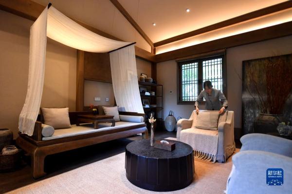 废弃村庄变身现代“桃花源” 百年古寨重绘山乡“诗与画”