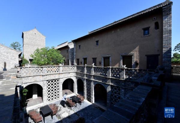 废弃村庄变身现代“桃花源” 百年古寨重绘山乡“诗与画”