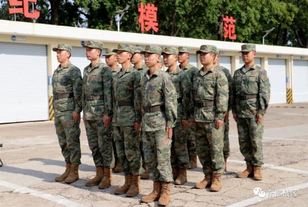 围观！兵哥哥野外洗澡神器真硬核！