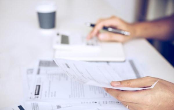 送外卖撞伤行人，谁来担责？