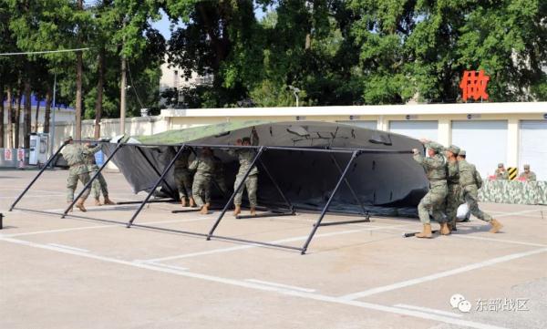 围观！兵哥哥野外洗澡神器真硬核！