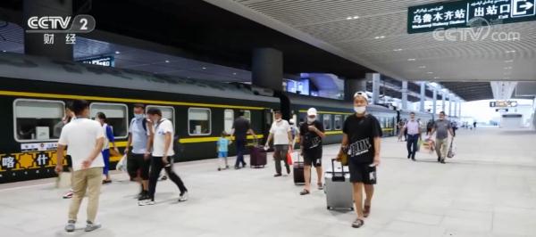 夕发朝至 “喀什号”直达特快旅客列车开行 夕发朝至 “喀什号”直达特快旅客列车开行