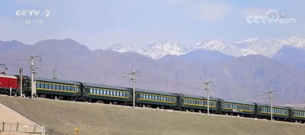 夕发朝至 “喀什号”直达特快旅客列车开行 夕发朝至 “喀什号”直达特快旅客列车开行