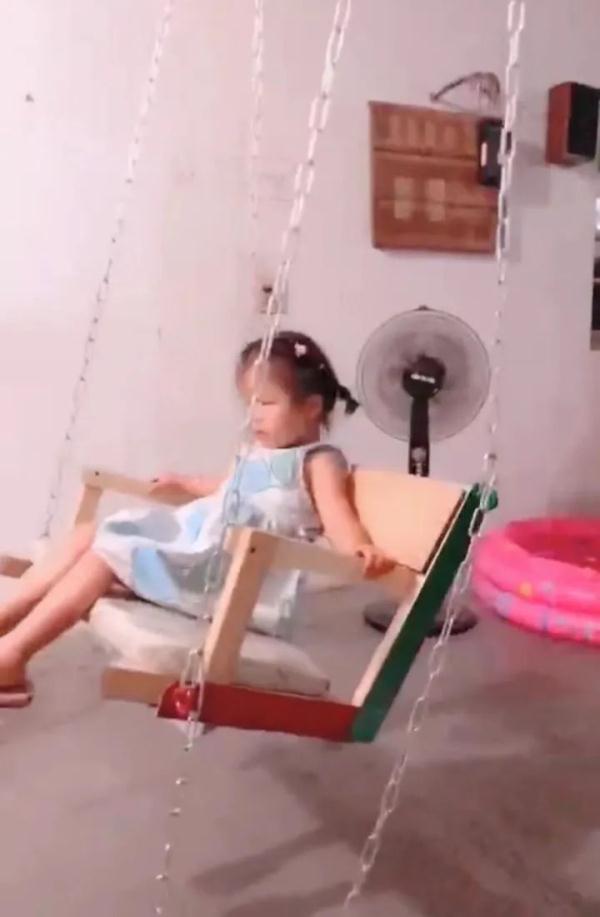杭州爸爸用12根毛竹，在自家造出游泳池！网友羡慕了