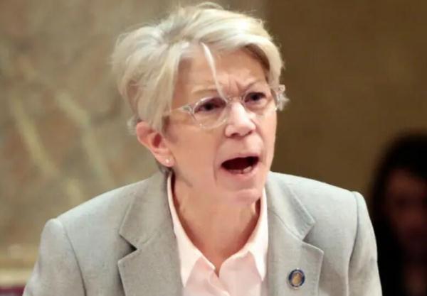 美媒：威斯康星州议员卷入车祸，事故导致一女子及其5岁女儿身亡