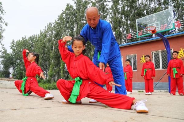 河北涿州：中小学生暑期社会实践丰富多彩