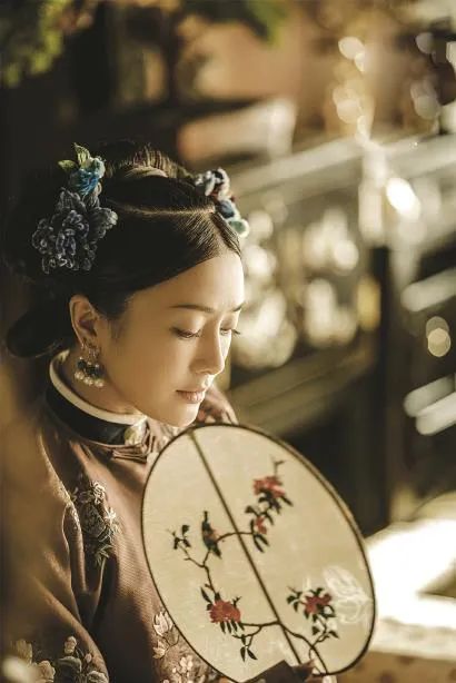 文艺评论丨秦岚：为角色的喜怒哀乐注入温柔底色