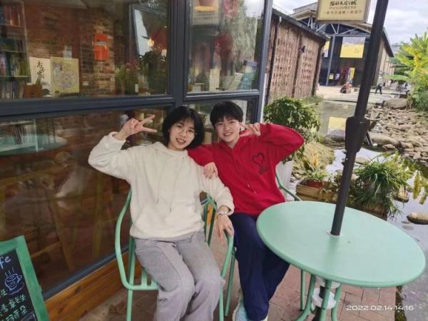 “顶峰见”又有新素材！“4名发小考清华”刷屏后，武大发了张照片......