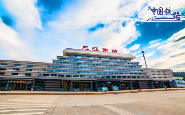 坐火车穿越村落,窗景超治愈! 坐火车穿越村落,窗景超治愈!