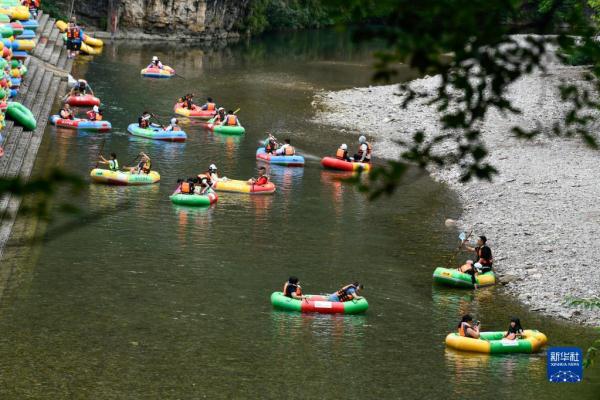 贵州施秉：“避暑经济”激发旅游市场新活力