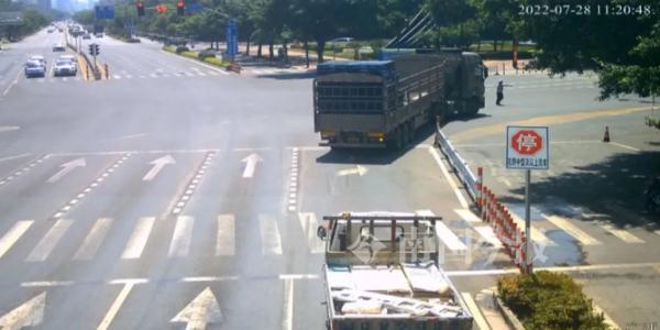 别无视它!柳州大货车这样开会被罚,今天有人领到首张罚单 别无视它!柳州大货车这样开会被罚,今天有人领到首张罚单