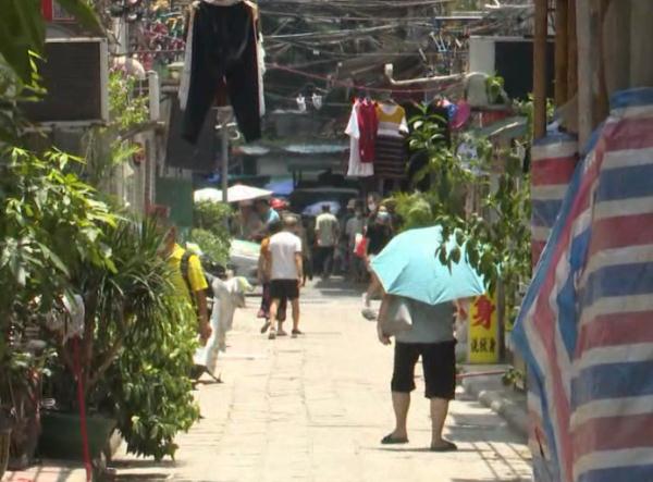 广州一知名面包店被曝用环卫车装半成品面包？后续来了