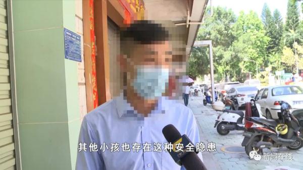 小孩喝牛奶感觉有异物，竟吐出一块玻璃碎渣……