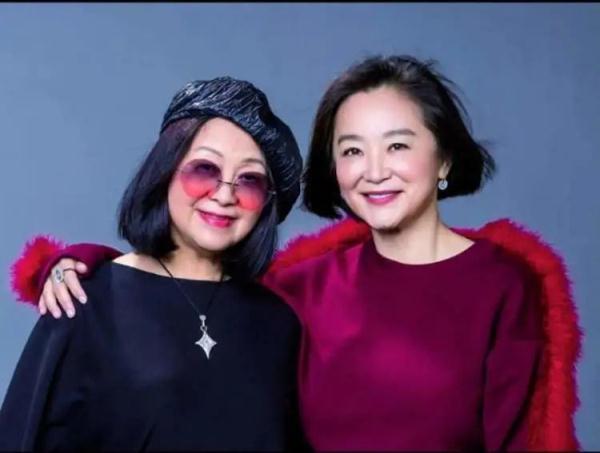 林青霞转行成为作家？她如何走上写作道路？