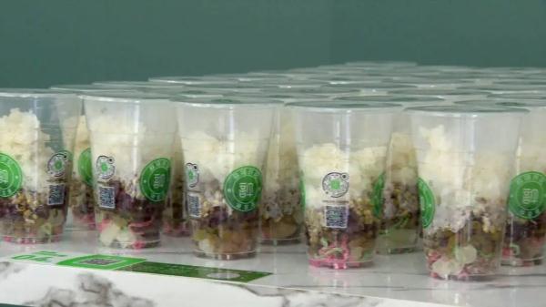 有人买绿豆汤备注“我快要不行了”，外卖小哥紧急救人！