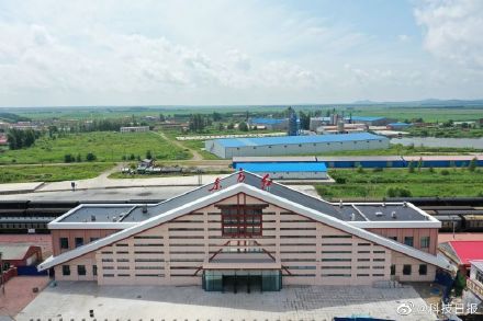 我国唯一以“东方红”命名的火车站新建站房正式建成 我国唯一以“东方红”命名的火车站新建站房正式建成