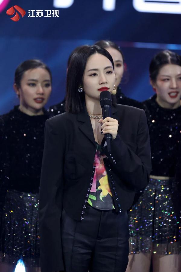 《蒙面舞王》第二赛段开启 六位全新舞者强强对决