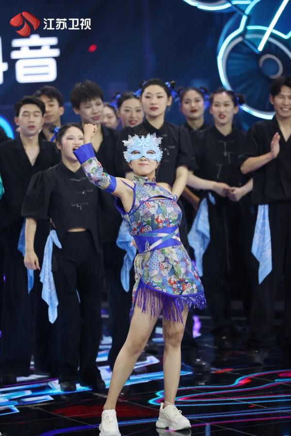 《蒙面舞王》第二赛段开启 六位全新舞者强强对决