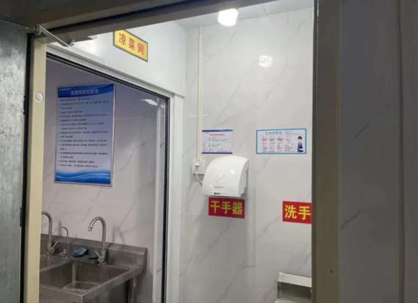 冲上热搜！餐馆卖“拍黄瓜”被罚5000元，冤不冤？