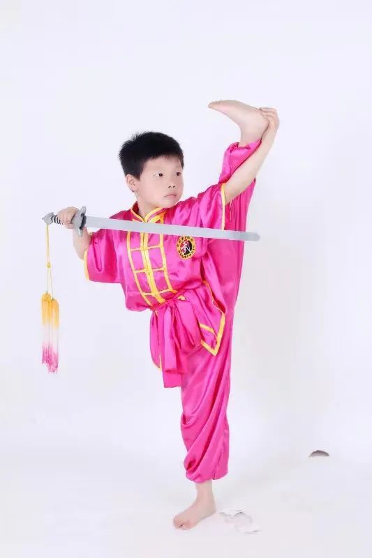 姑娘结婚，弟弟一顿操作…网友：就问姐夫慌不慌！