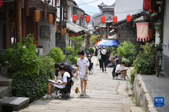 秦岭清凉小城旅游热