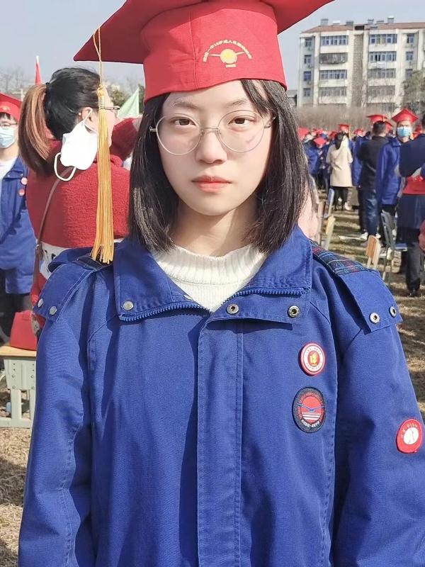 爸爸远程陪读12年，这个励志女孩考上武大了！