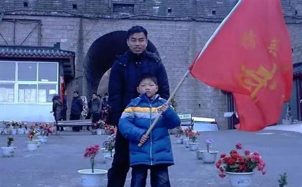 姑娘结婚，弟弟一顿操作…网友：就问姐夫慌不慌！