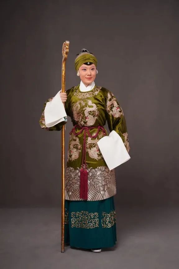 曾火遍全网的“百岁”少女，现在怎么样了？