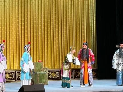 曾火遍全网的“百岁”少女，现在怎么样了？