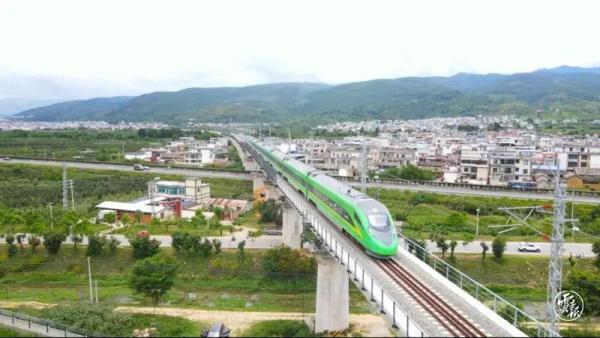 “坐着火车游云南” 云南高铁旅游圈基本形成