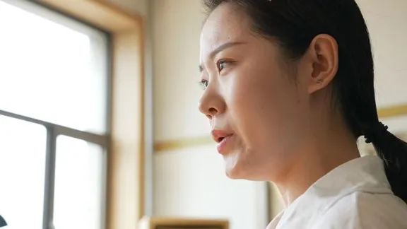 曾火遍全网的“百岁”少女，现在怎么样了？