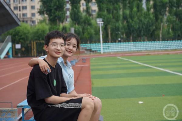 15岁网红男孩“钟美美”:就读重点高中,学业最重要 15岁网红男孩“钟美美”:就读重点高中,学业最重要