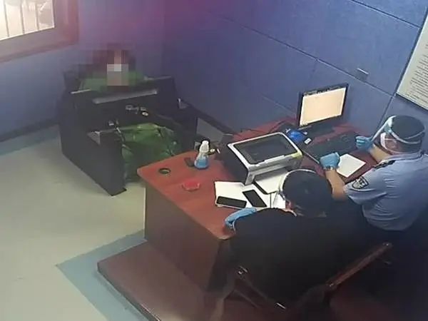 水果专挑贵的买！阿姨1个月交往20多名男子让买水果，骗取7000多元