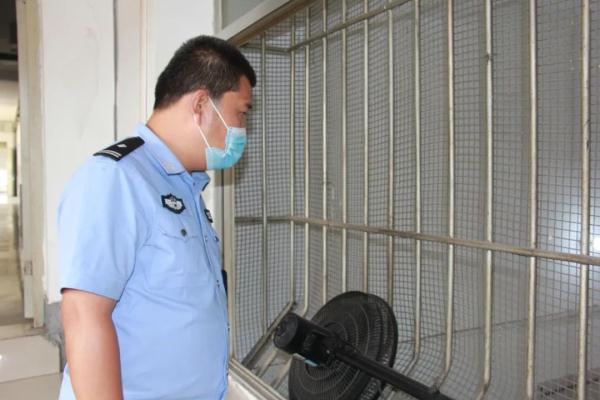 解密！看守所民警“高墙”内的一天！