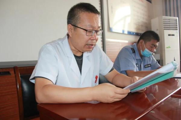 解密！看守所民警“高墙”内的一天！