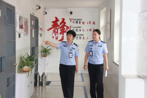 解密！看守所民警“高墙”内的一天！