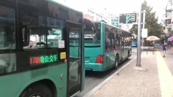 公交车到终点站,乘客却不下车 公交车到终点站,乘客却不下车