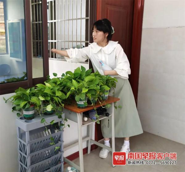 励志！防城港无手女孩圆梦大学，网友：她有双隐形的翅膀