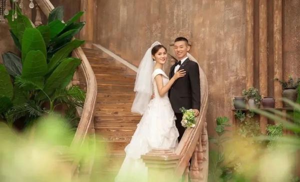 徐晴晴说"我虽然脱下了心爱的军装,但我希望自己的军旅梦在老公身上