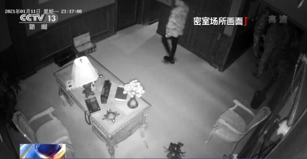 “密室逃脱”意外受伤谁担责？女子游戏中摔断腿 获赔19万余元