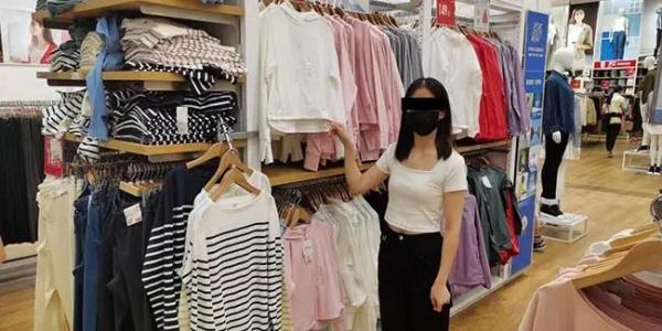 上海一女白领在商场疯狂干这事，被抓