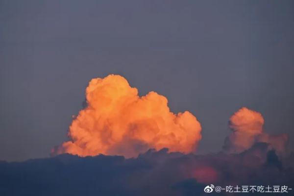 刷屏了！长沙天空惊现漫画云！还有双彩虹......