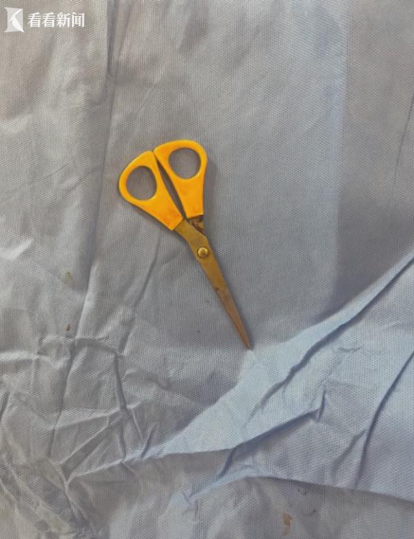 揪心！沪一5岁女童从床上跌落，剪刀插入颅内...